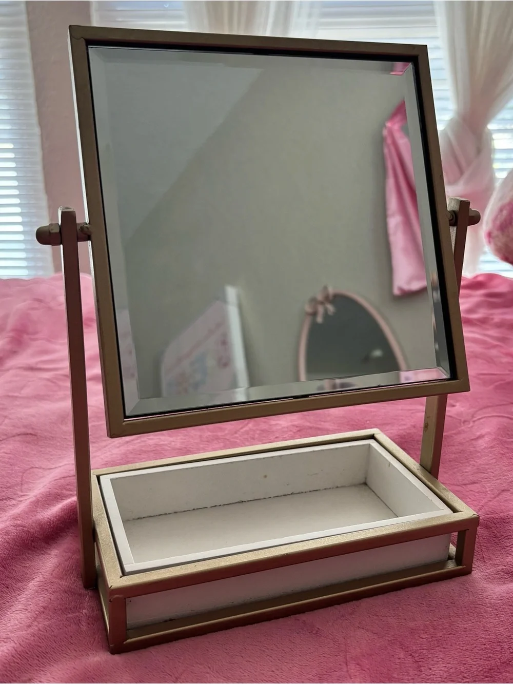Gold Mirror Jewelry Holder